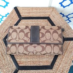 ⚡️Flash Sale⚡️Coach Flap Wallet